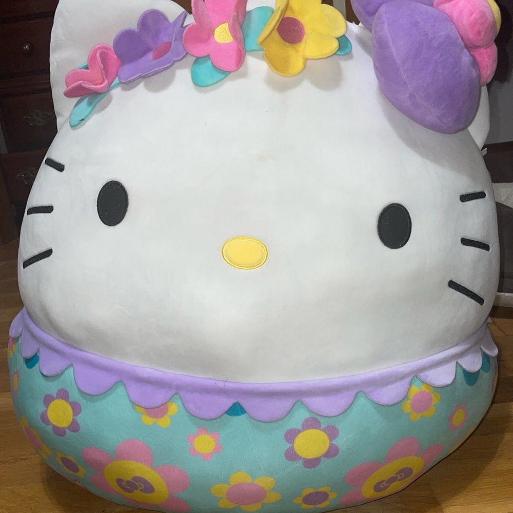 Big hello kitty squish mallow plush